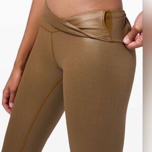 LULULEMON Wunder-Under High Rise tights leggings 28" GOLD / Matte FOIL
size 8